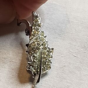 Vintage, Rare & Beautiful Silvertone Hair Hugger With Sparkling Crystals 1960's